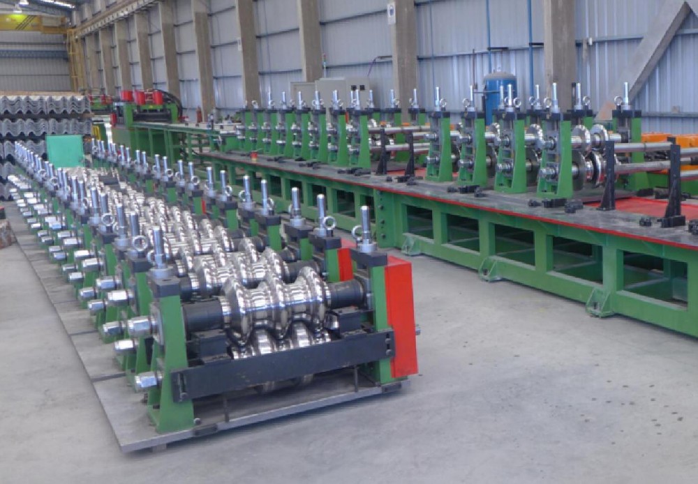 與多家知名企業(yè)達(dá)成戰(zhàn)略合作，共同推動(dòng)護(hù)欄板設(shè)備行業(yè)發(fā)展